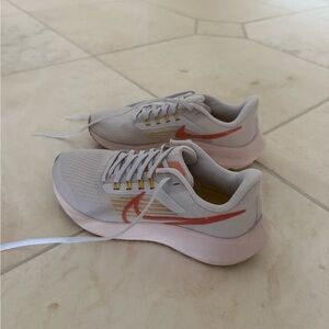 Nike Air Zoom Pegasus running shoe - 6.5 women’s
